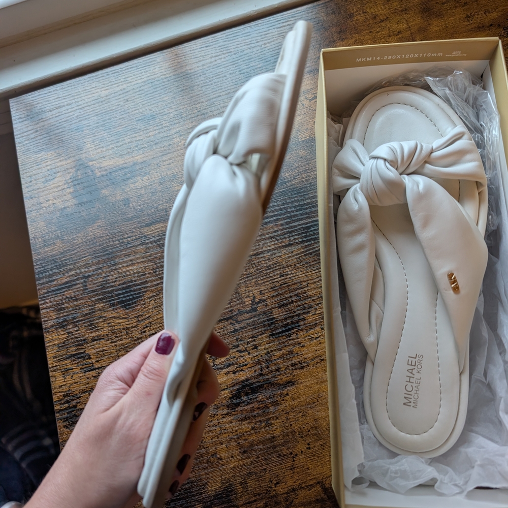 Michael Kors Elena Flat White Slide Sandals Size 8 - Picture 4 of 7